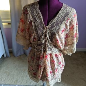 Lace Floral Top M
